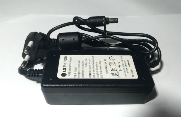 0.3 ампера. Блок питания 12 вольт 3 Ампера. Switching Adapter model dc12030011a. LG Switching Adapter. Блок питания 12 вольтовый на 2 Ампера с евро выходом.