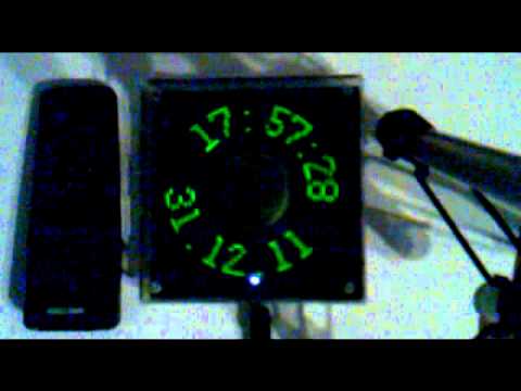 Часы Пропеллер (Propeller Clock) по-русски